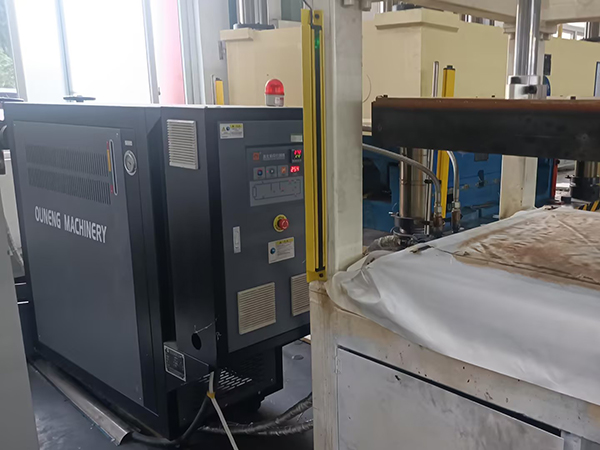 平板烘箱模具加熱模溫機(jī)——應(yīng)用案例